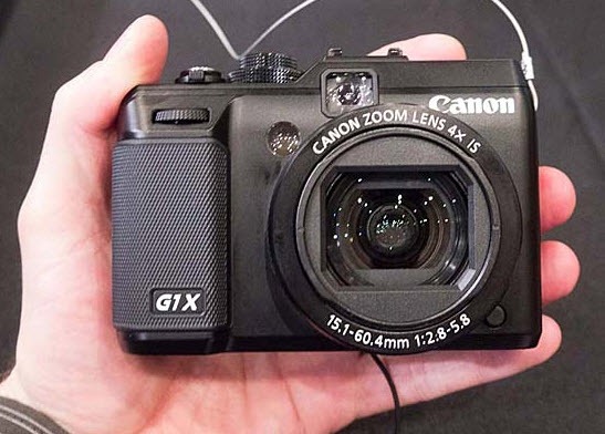 Canon PowerShot G1 X в руках