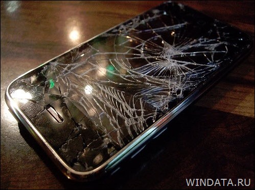 разбитое стекло айфона